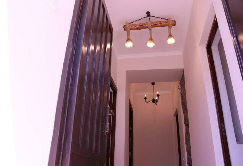 Пансион Legend Guest House