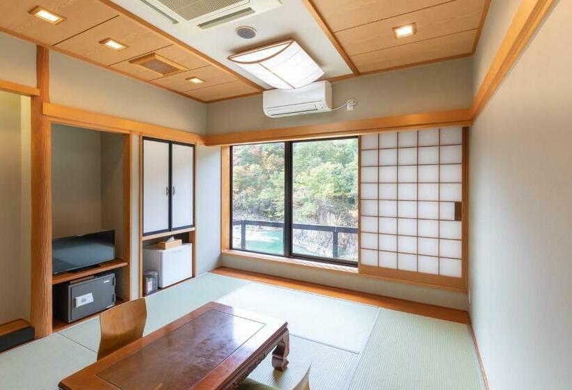Рёкан 天然温泉白川郷の湯