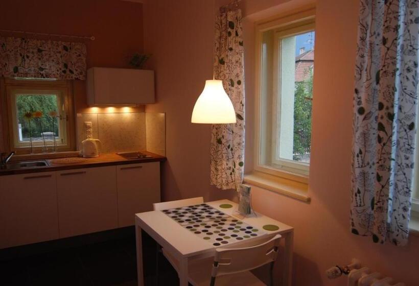 پانسیون Vila Jasmína