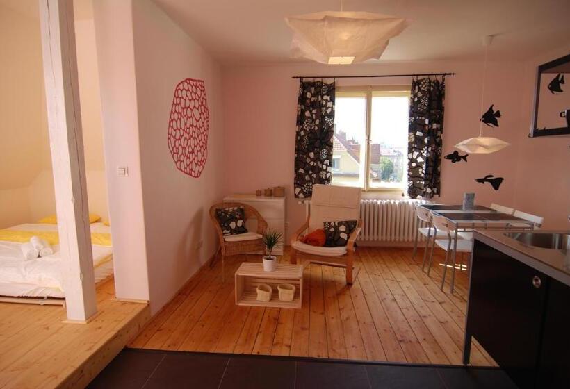 پانسیون Vila Jasmína