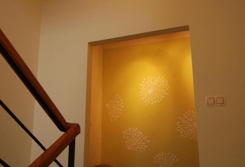 پانسیون Vila Jasmína