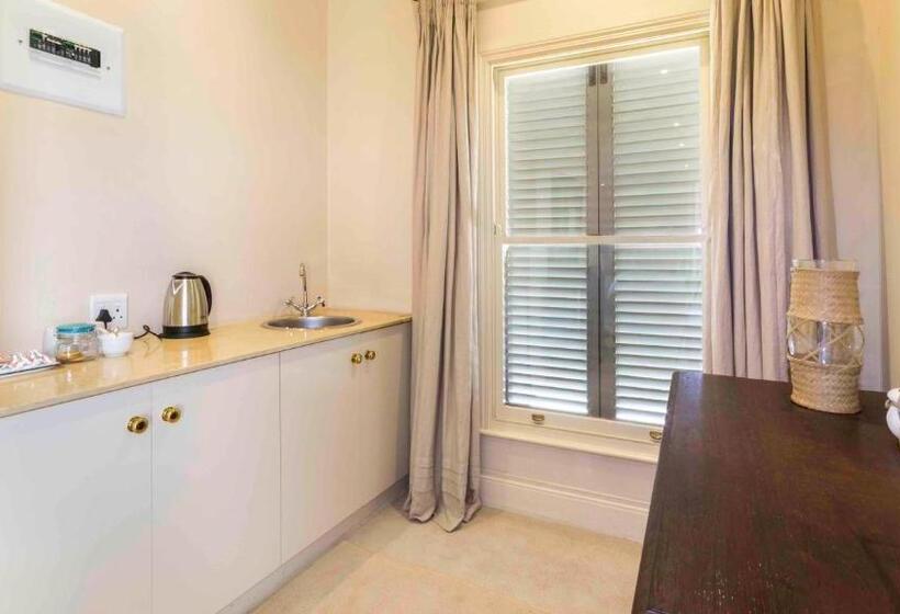 مبيت وإفطار Arum Hill Lodge