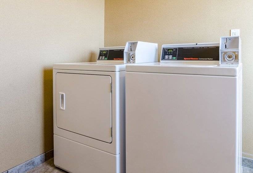 Cobblestone Hotel & Suites   Mccook
