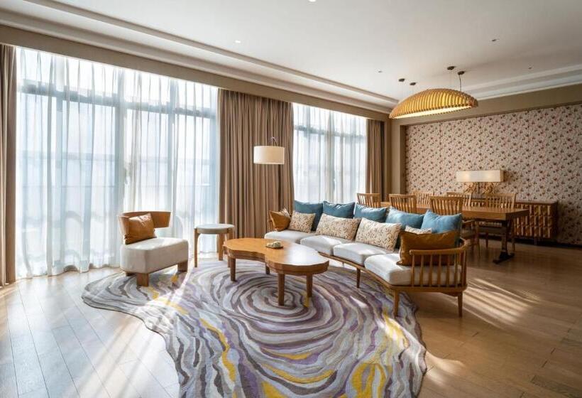 בית מלון כפרי Four Points By Sheraton Chengdu, Pujiang Resort