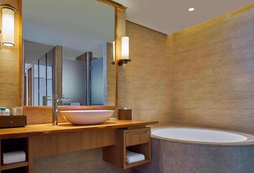 בית מלון כפרי Four Points By Sheraton Chengdu, Pujiang Resort