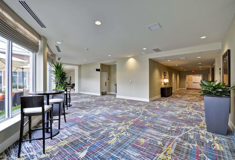 בית מלון כפרי Hilton Garden Inn Detroit Troy