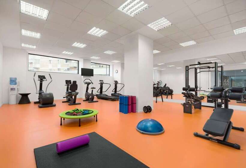 هتل Ramada Plaza Craiova