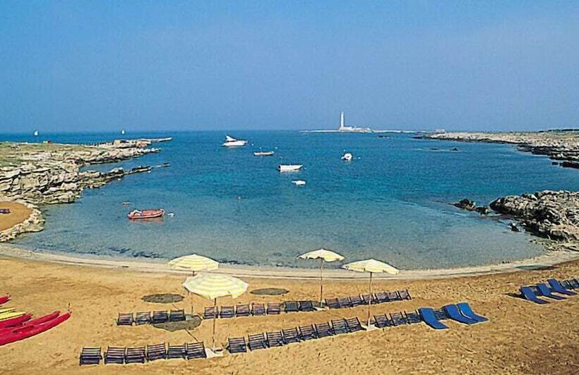 هتل Villaggio Approdo Di Ulisse