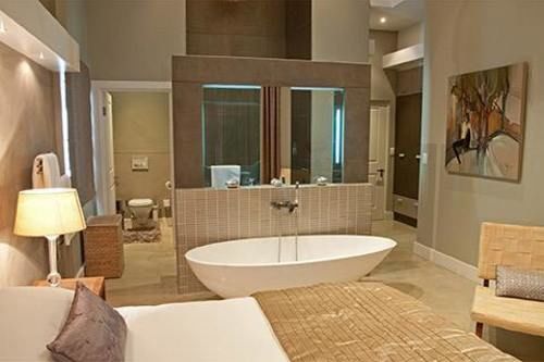 פנסיון 94 On Rodger