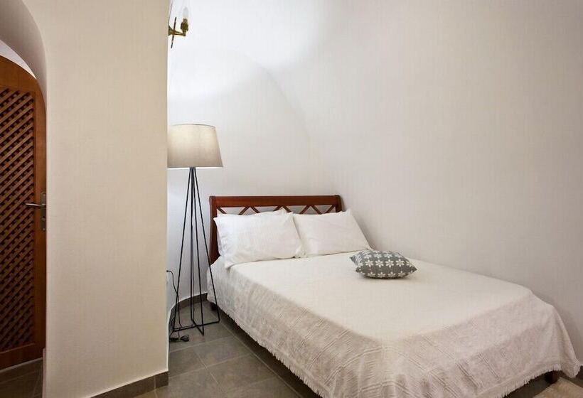 Semeli Cave House