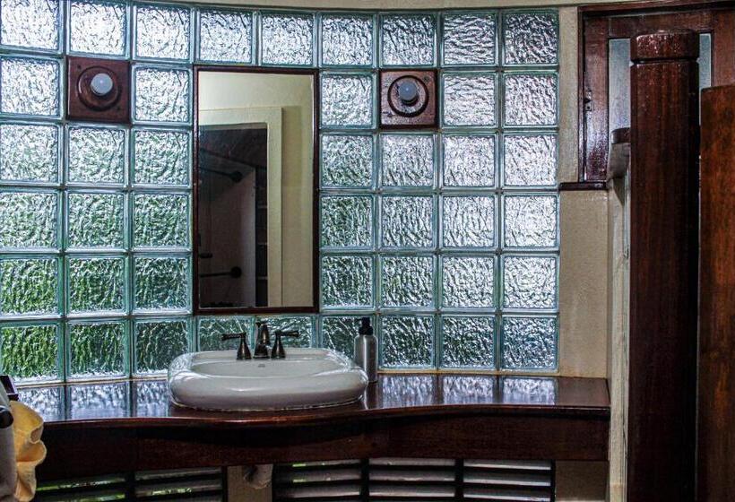 Spring Hotel Bequia