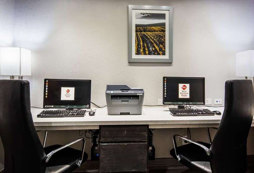 هتل Best Western Plus Lampasas Inn & Suites