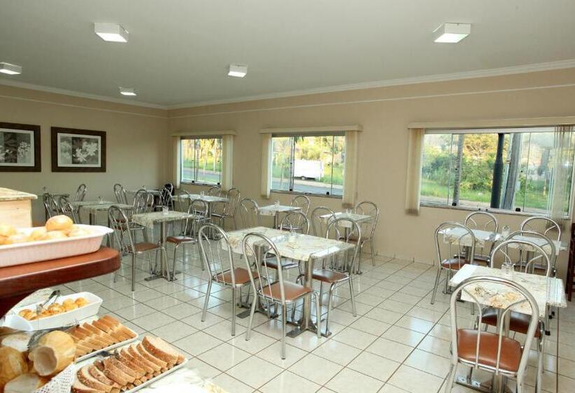 בית מלון כפרי Candeias