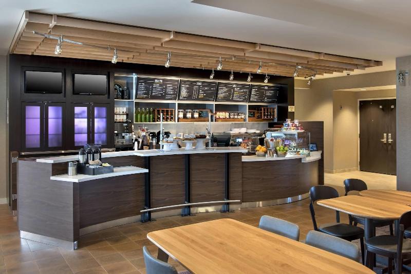 فندق Courtyard By Marriott Schenectady At Mohawk Harbor