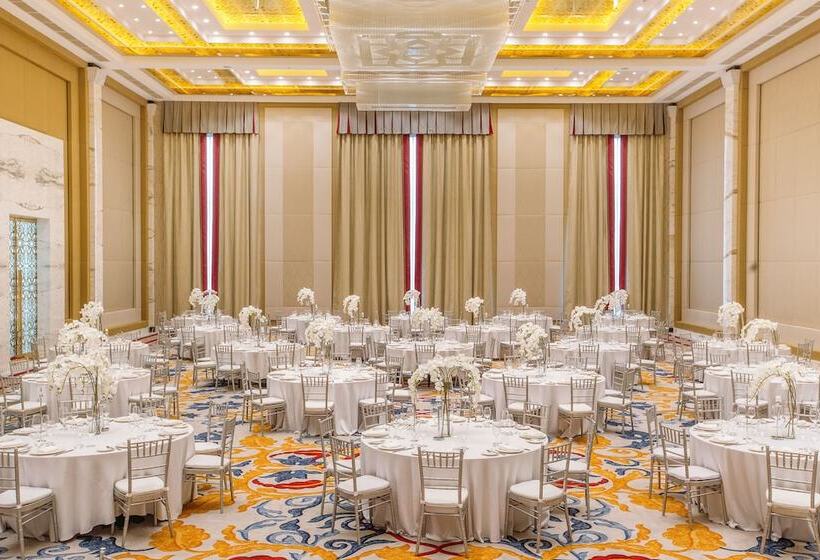 ホテル The Biltmore  Tbilisi