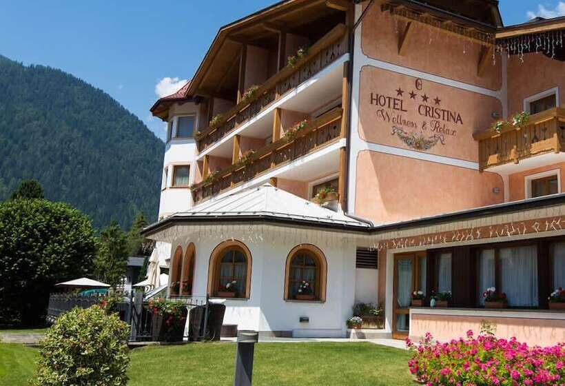 هتل Cristina