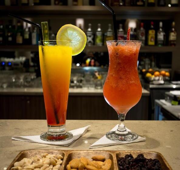 Salinas Del Almiron Resort Termal