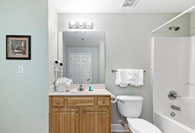 Crystal Shores West 202