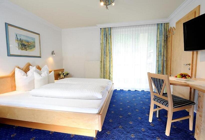 هتل Garni Valülla