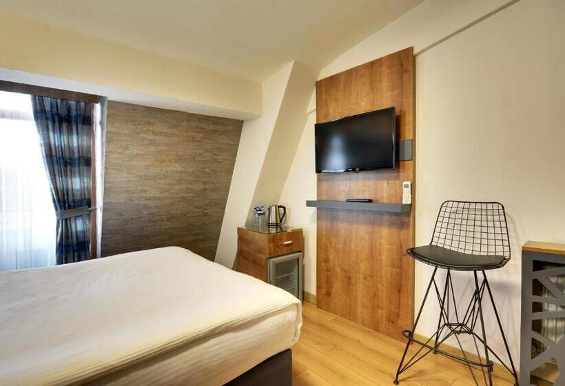 هتل Grande Stella