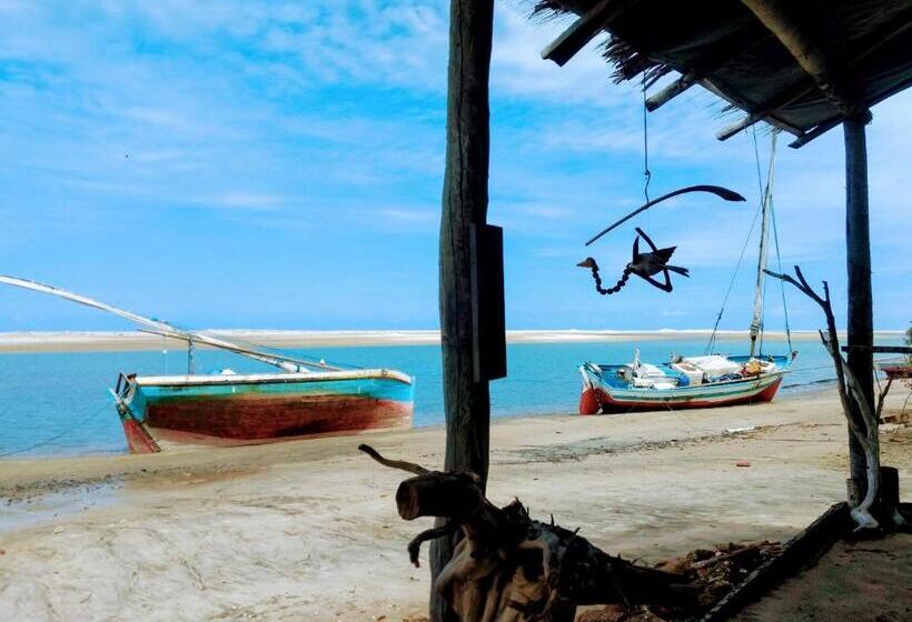مبيت وإفطار Castelo Vendom Ecolodge Parajuru