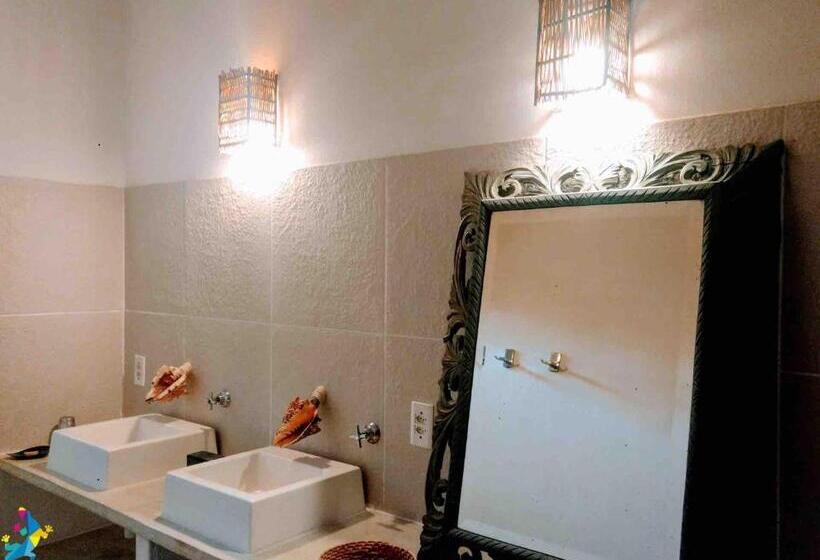 مبيت وإفطار Castelo Vendom Ecolodge Parajuru
