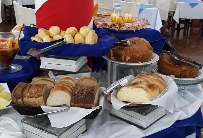 Mova Hotel D Oeste Localizado Em Frente A Praça Principal Da Cidade, Na área Central Pé Na Praça