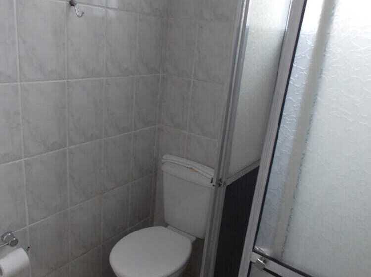 Mova Hotel D Oeste Localizado Em Frente A Praça Principal Da Cidade, Na área Central Pé Na Praça