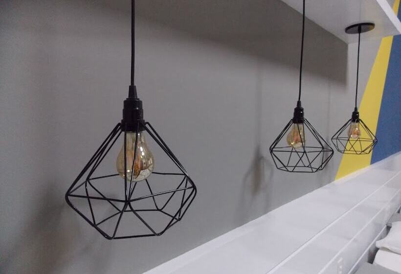 Mova Hotel D Oeste Localizado Em Frente A Praça Principal Da Cidade, Na área Central Pé Na Praça