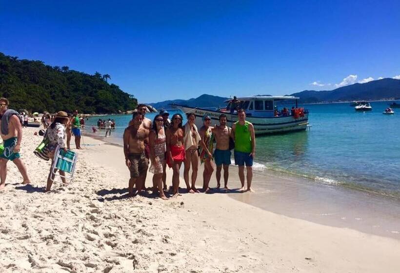 هاستل Tucano House