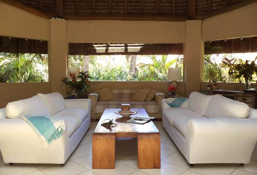 هتل Nirvana Beach