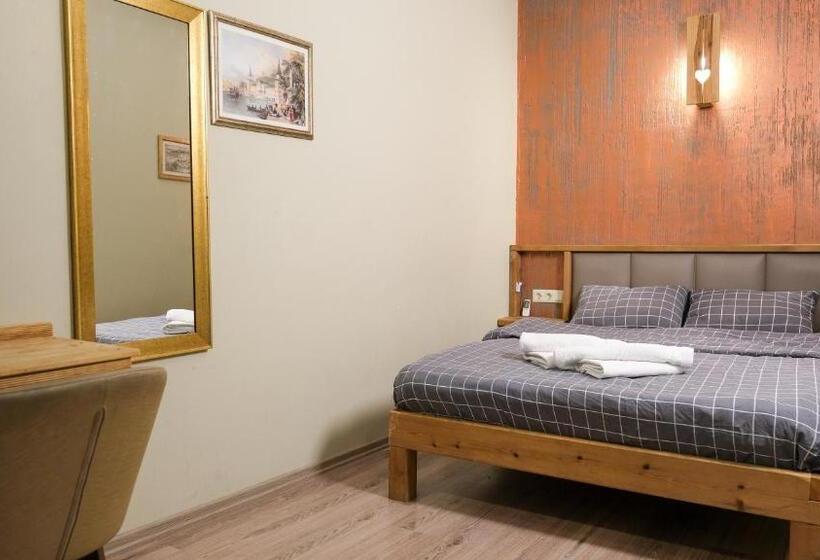 Hotel Second Home Hostel