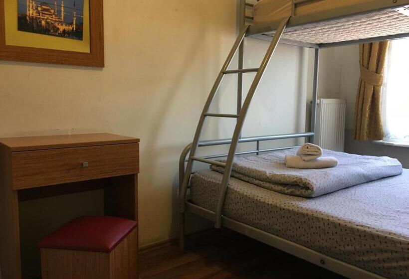 Hotel Second Home Hostel