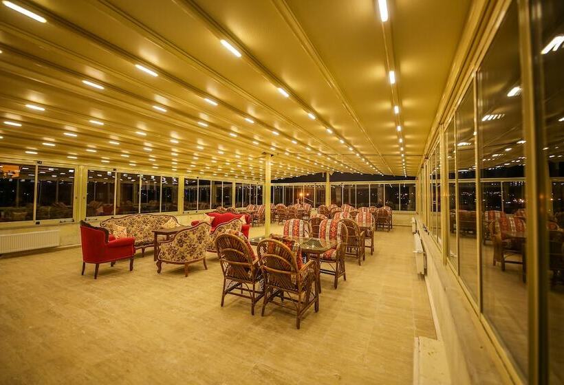 تختخواب و صبحانه Hikmet's House