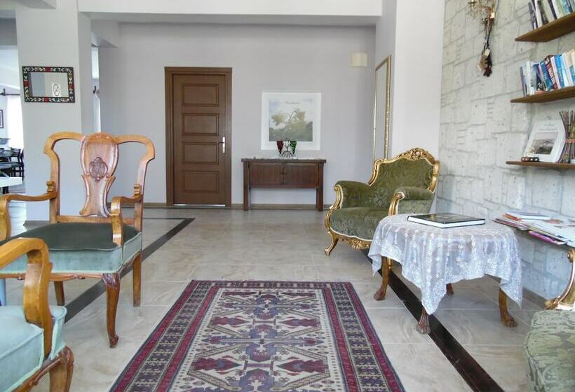 هتل Karaburun Konak