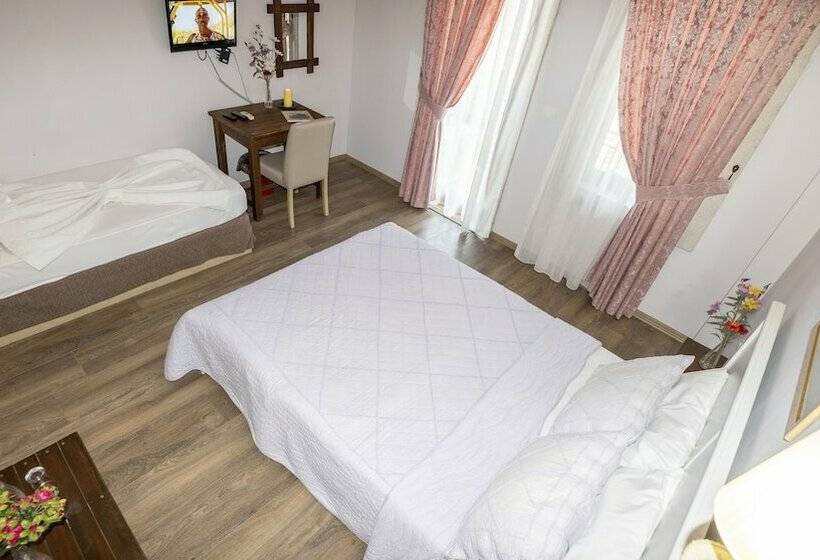 هتل Karaburun Konak