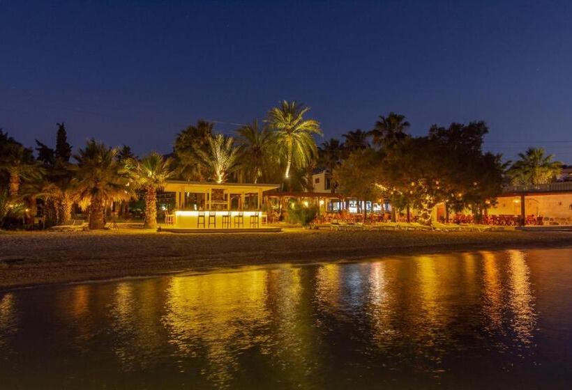 هتل Selvi Beach