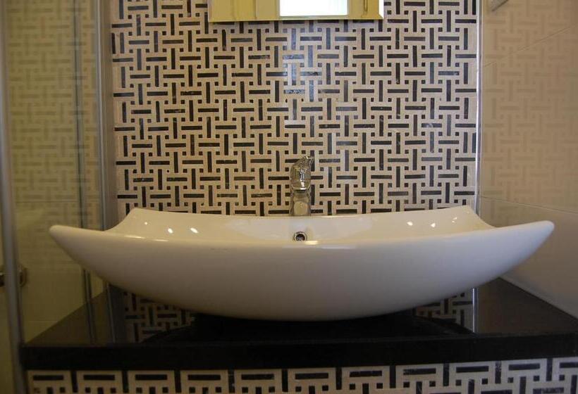 هتل Villa Tulipan