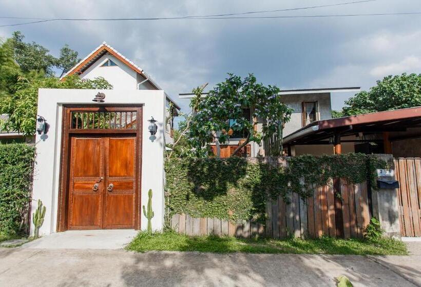 تختخواب و صبحانه Foresta Villa