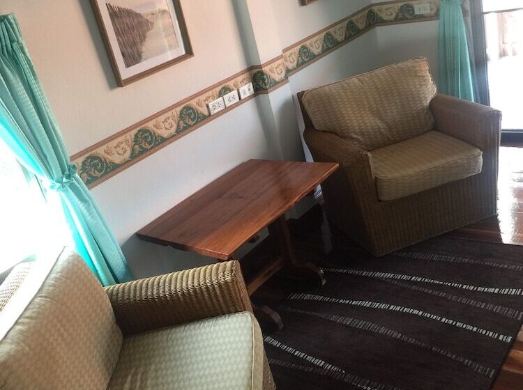 مبيت وإفطار Lyndale Lodge