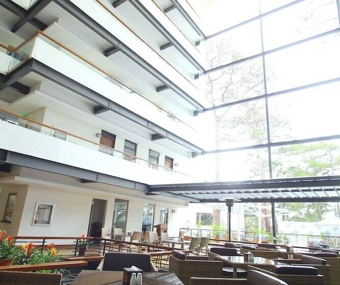 فندق Grand Sierra Pines Baguio