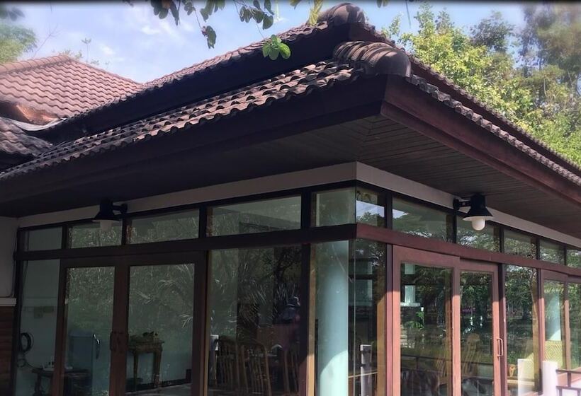 هتل Tak Andaman Resort &