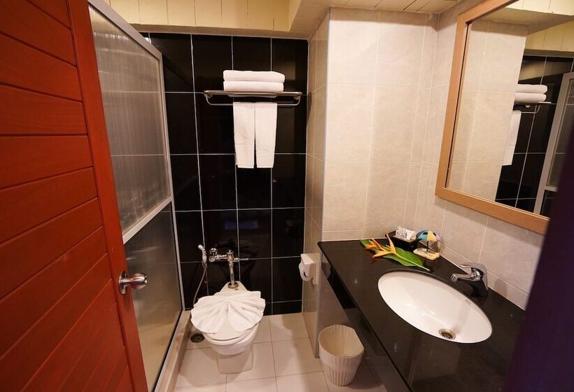New Travel Beach Hotel & Resort