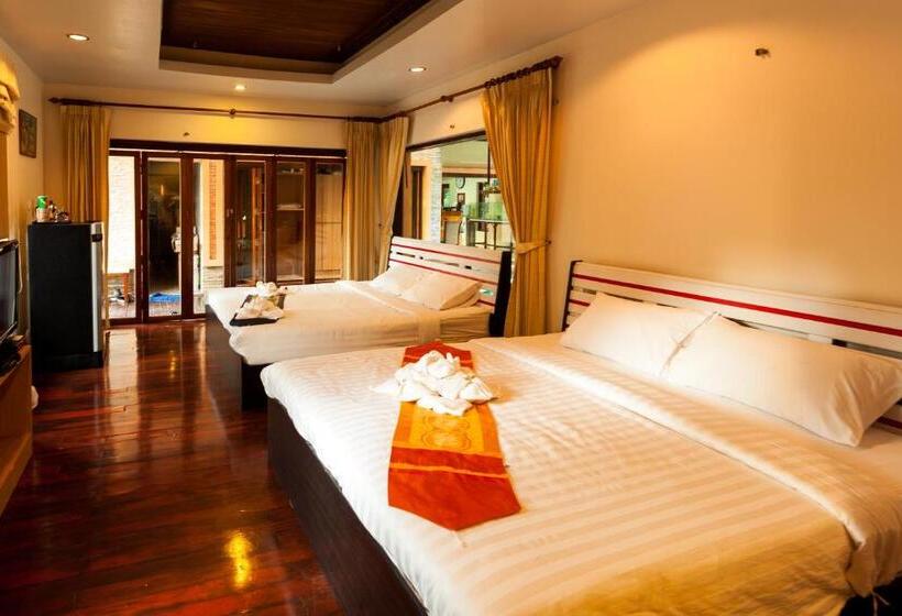 Palms Hill Resort