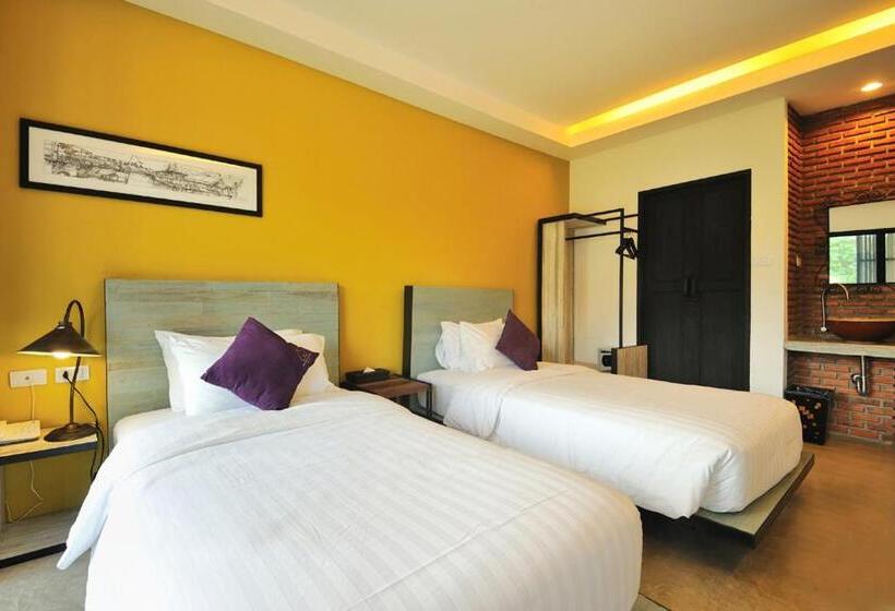 استراحتگاه Amphawa Nanon Hotel & Spa
