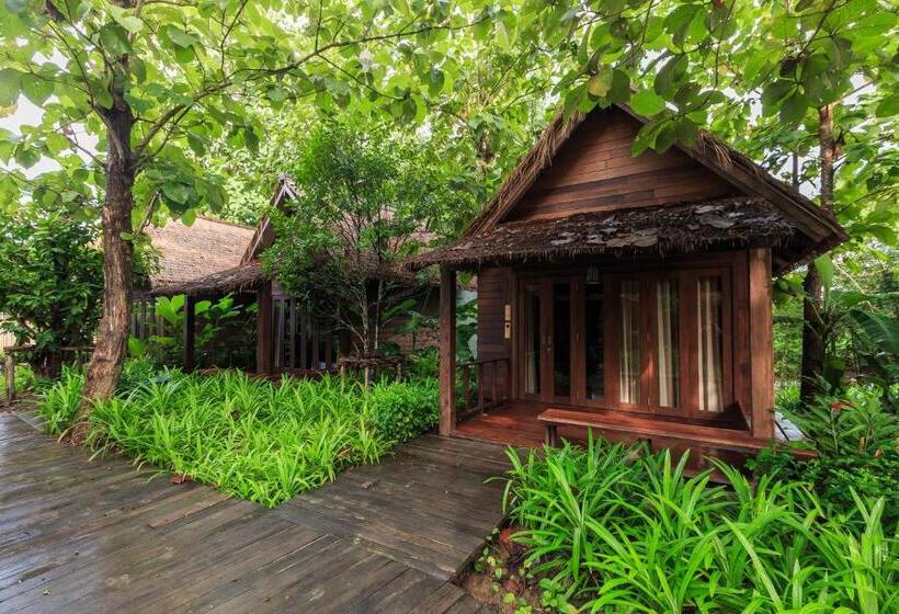 استراحتگاه Azalea Village