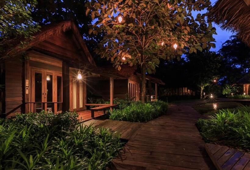استراحتگاه Azalea Village