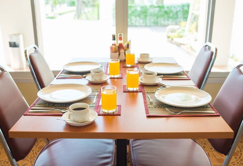 Villa Blanca Hotel & Restaurant