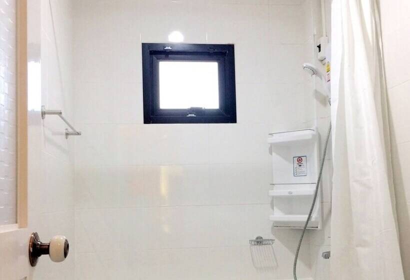 108 Beds Hostel