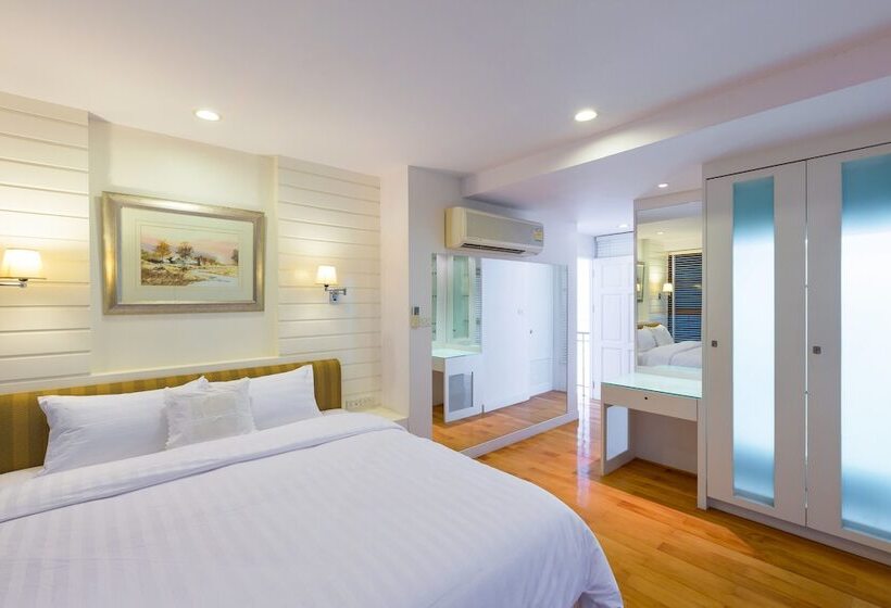 Baan Lonsai Beachfront Condominium